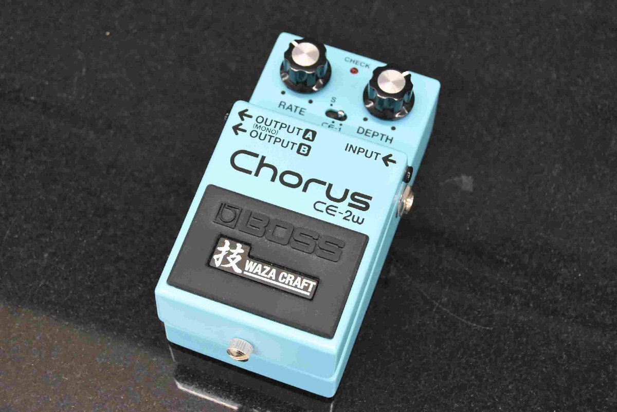 F☆BOSS CE-2W CHORUS WAZA-CRAFT コーラス エフェクター ☆中古☆_画像1