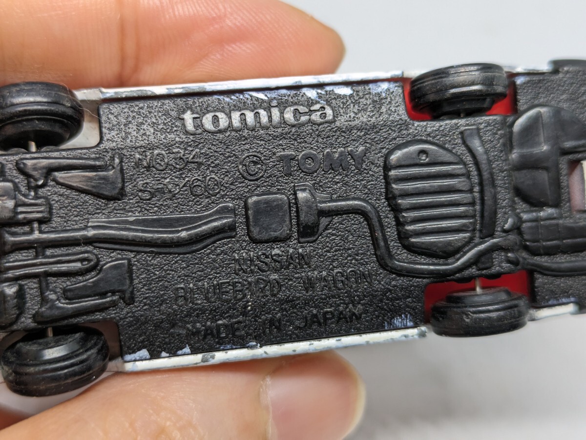 トミカ No. 34 日産 ブルーバードワゴン 献血運搬車 日本製 ミニカー TOMICA TOMY