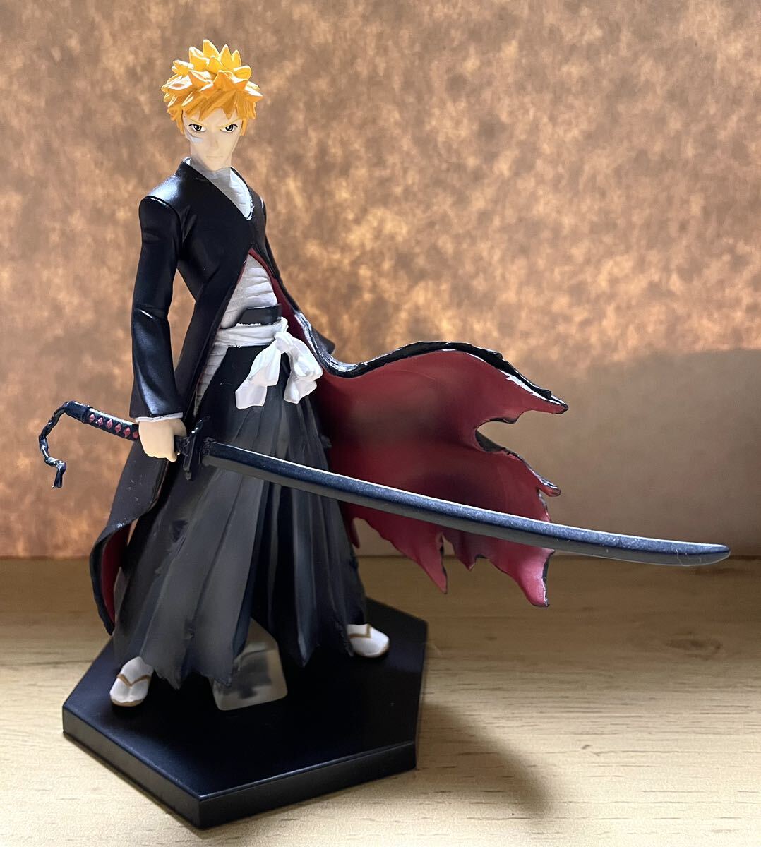  rare BLEACH black cape one . bleach character z figure 3 body ..