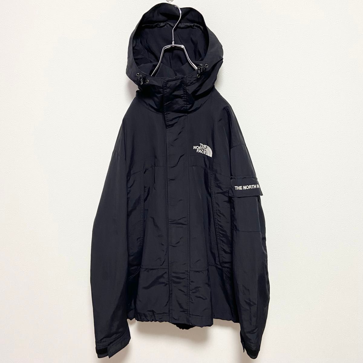 日本未入荷　海外限定モデル　THE NORTH FACE ノースフェイス　マウンテンパーカー　マンパ　ジャンバー　肩ロゴ　黒　XS