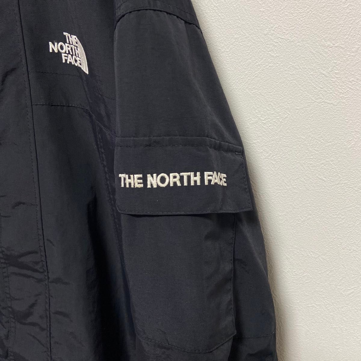 日本未入荷　海外限定モデル　THE NORTH FACE ノースフェイス　マウンテンパーカー　マンパ　ジャンバー　肩ロゴ　黒　XS