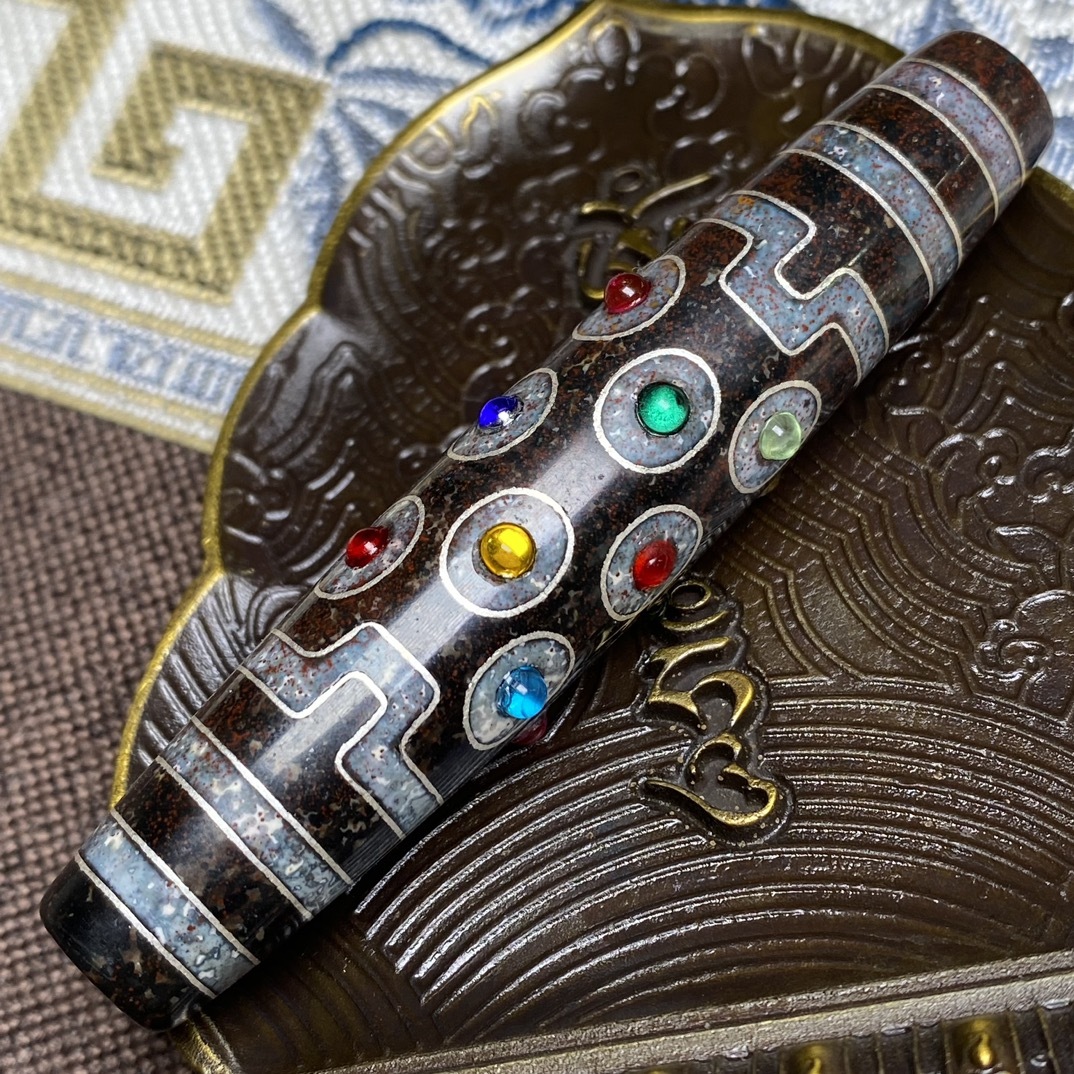 旧蔵 古十六眼天珠 西藏老天珠 モザイク銀絲滿 旧蔵 古十六眼天珠 西藏老天珠 モザイク銀絲滿