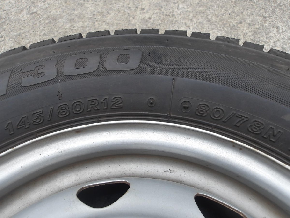 M215-ソ1 145/80R12 冬4本セット スタッドレス LT 80/78N 145/80-12 145-80-12 ブリヂストン W300 12インチ鉄ホイール_画像6