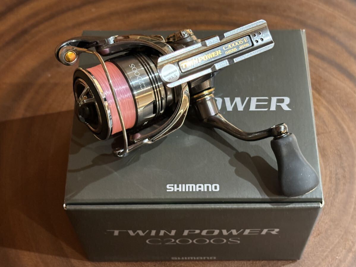 美品 SHIMANO 24 TWIN POWER C2000S シマノ 24ツインパワー スピニングリールの画像2