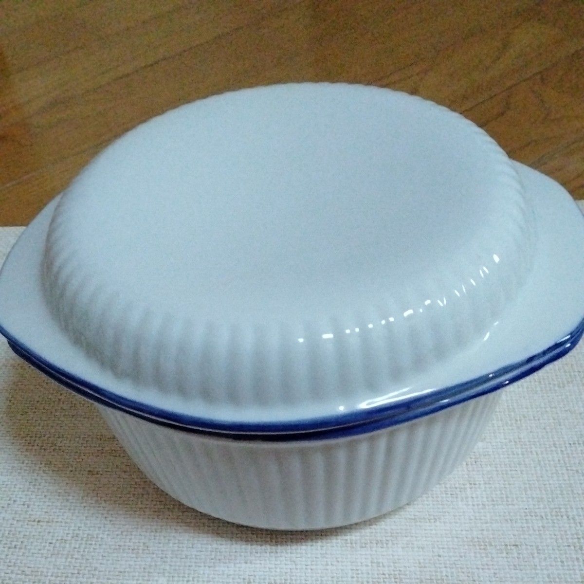グラタン皿 深角皿大と小　　蓋付き器陶磁器  3品　白　シンプル