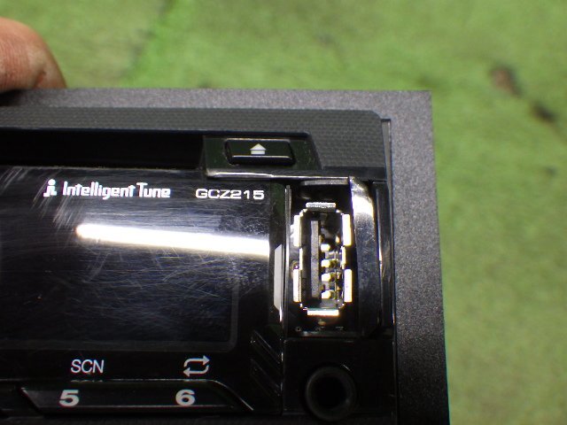 # スズキ純正 オプション 1DIN CD デッキ GCZ215 99000-79AN9 オーディオ USB AUX クラリオン製 動作確認済 [ZNo:06009038]の画像7