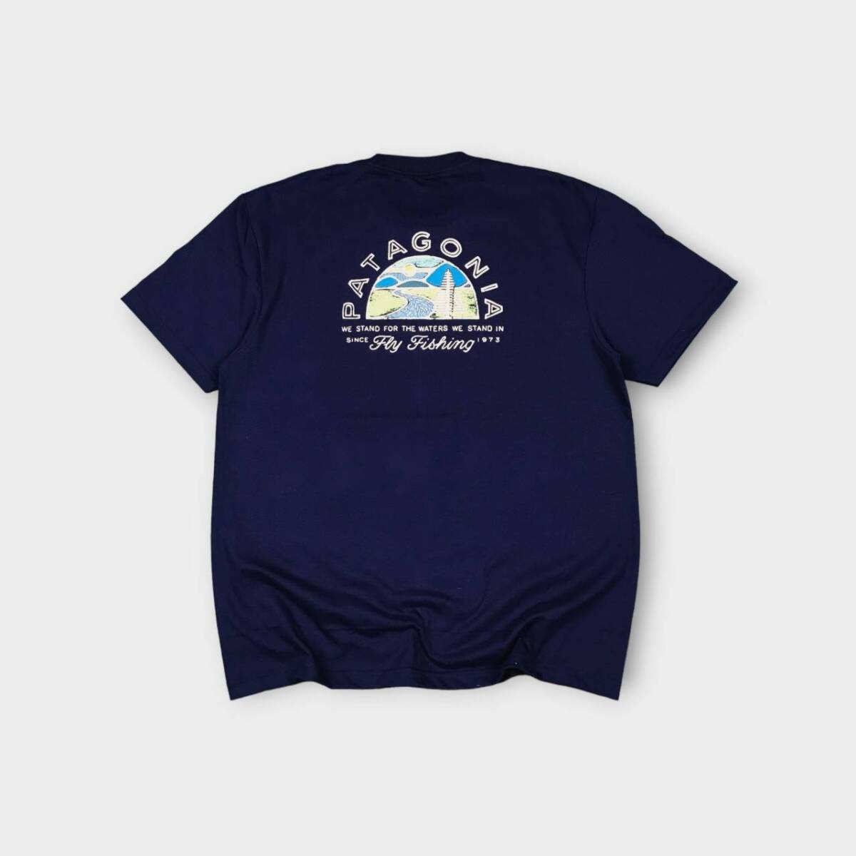 １円～　美品　送料無料　特価品　パタゴニア　半袖　Tシャツ　ネイビー　Mサイズ　フライフィッシュ　カリフォルニア　CA　アウトドア_画像3