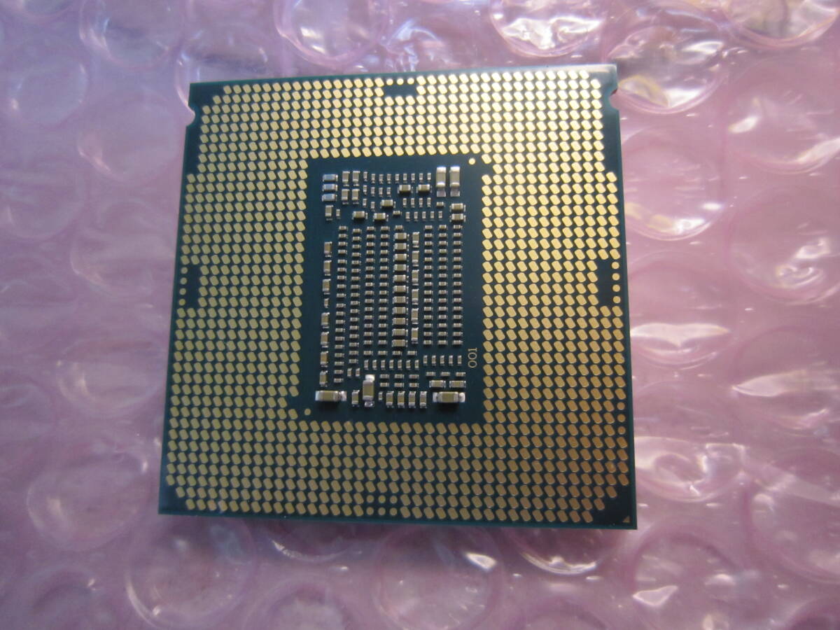 1077★CPU Intel Core i5 8400 2.80GHZ SR3QT 動作品_画像2