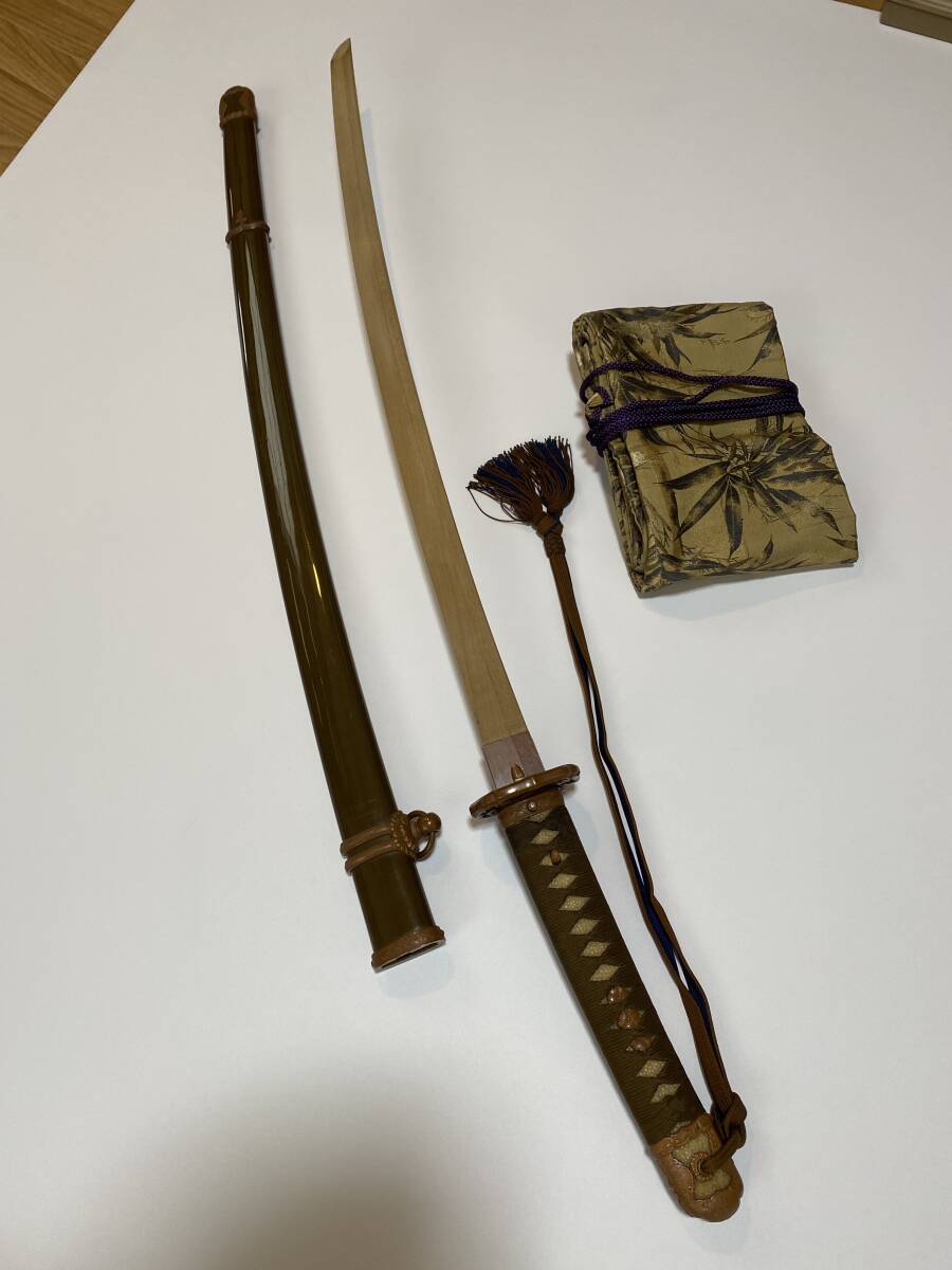 美品 旧日本軍 九十八式軍刀 拵え 揃い番号 透かし鍔 軍隊の画像2
