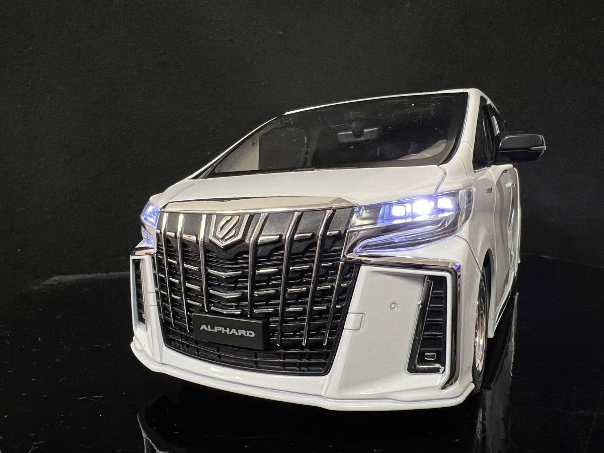 トヨタ TOYOTA アルファード 1/18 ミニカー ホワイト H171 トヨタ TOYOTA アルファード 1/18 ミニカー ホワイト H171