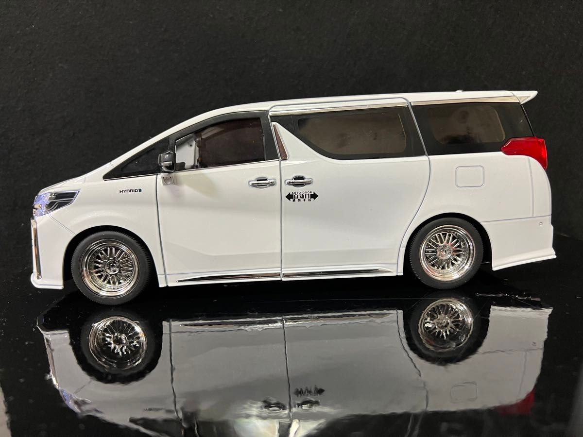 トヨタ TOYOTA アルファード 1/18 ミニカー ホワイト H171