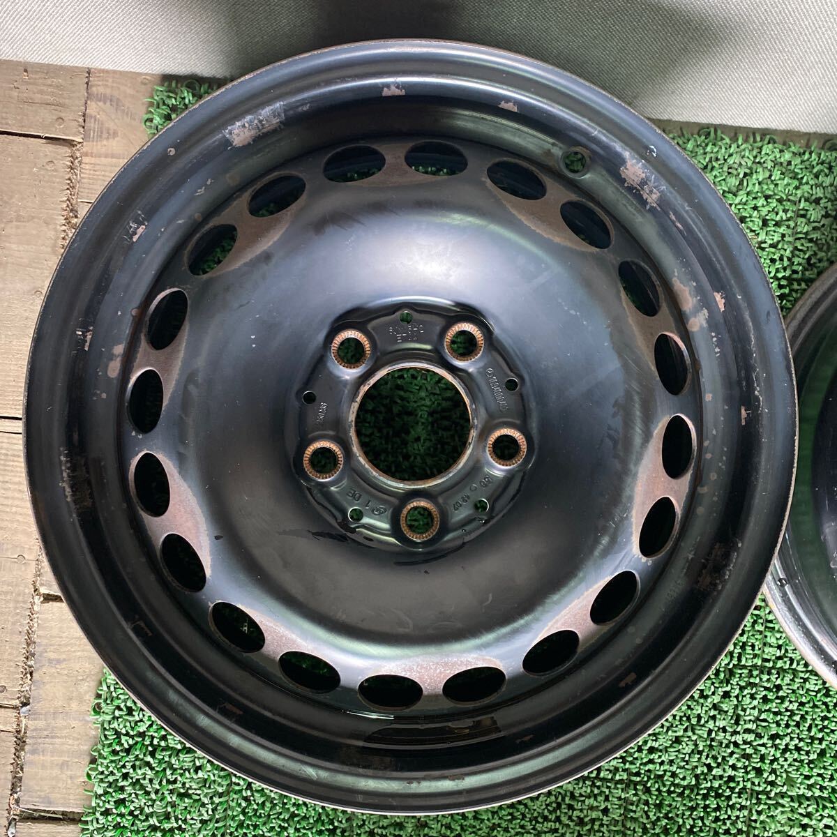 ベンツ鉄ホイール 15インチ 15×6J OFF:+44 PCD:112-5H ハブ径;約66mm 傷あり、サビあり 4本_画像5