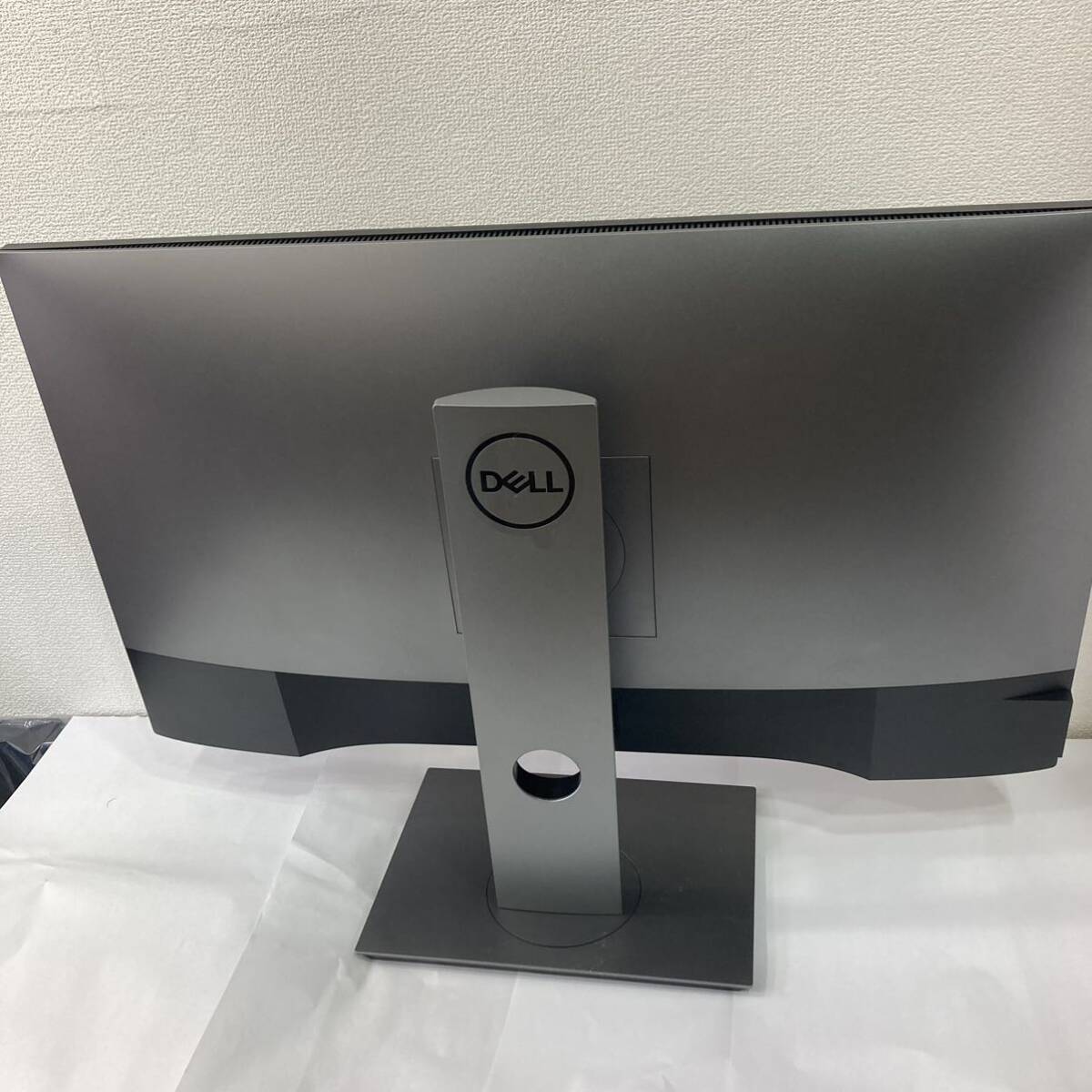 TA★1円～ 中古品 DELL デル ハイエンド27 4K USB-C 液晶 フラットパネルモニター 27インチ U2720QM 動作確認済み_画像2