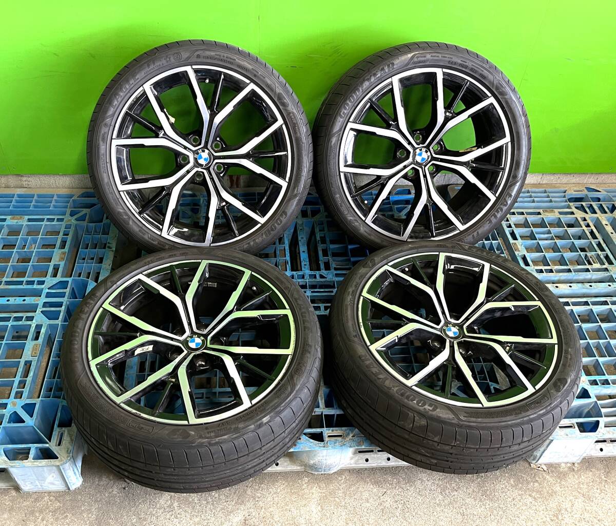 ★BMW純正★ JF20 5シリーズ 夏タイヤ&19インチアルミ4本セット SUMMER TIRES & GENUINE ALLOY WHEELS SET(4pcs) FOR BMW 5 SERIESの画像1