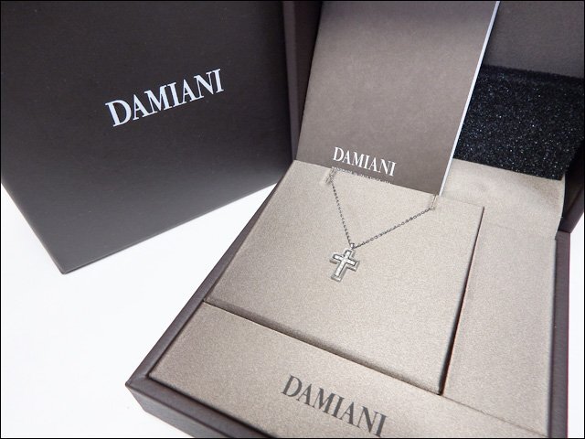 美品 DAMIANI/ダミアーニ◆ベルエポックミニクロスネックレス/K18 750◆1Pダイヤ 45cm 3.3g 保証書・元箱付_画像1