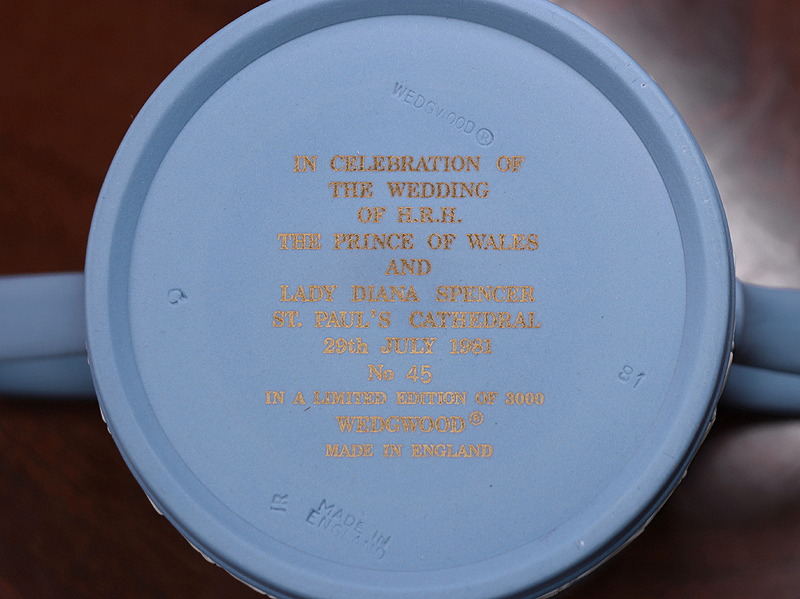 【開】英国王室御用達『ウェッジウッドWedgwood』 ブルージャスパー 1981ロイヤル・ウェディング ラヴィングカップ 限定45/3000 ST33_画像6