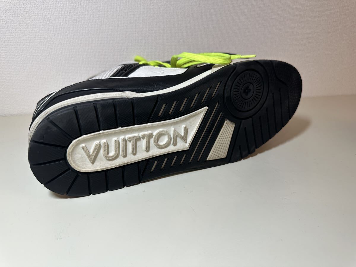 美品/正規品 ルイヴィトン 靴 スニーカー FD0240 LV トレイナー ライン 伊製 27cm相当 白系 黒系 メンズ_画像5