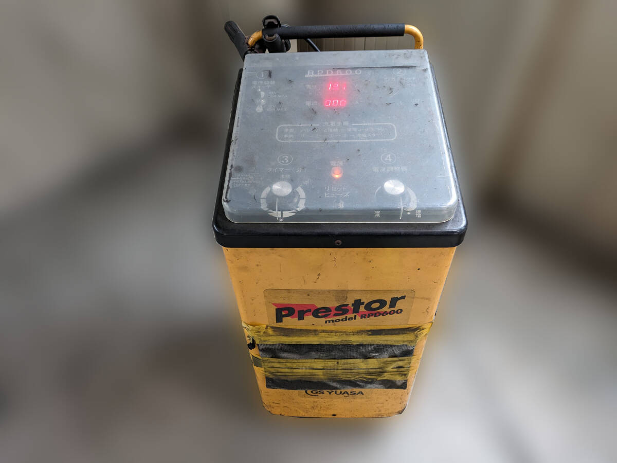 10878 中古 引取限定 バッテリー充電器 GSユアサ PRESTOR RPD600 100V 12V 24V 自動車 バッテリーチャージャー カー 自動車整備機械工具の画像1