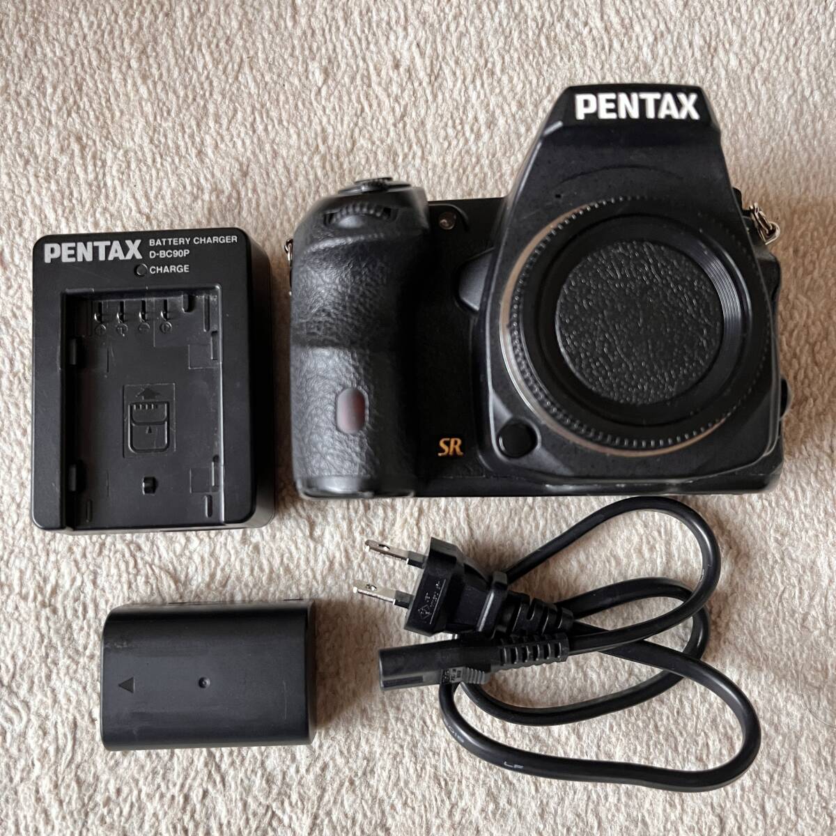 ジャンク品　PENTAX ペンタックス K-3 SLR ボディ デジタル一眼レフカメラ