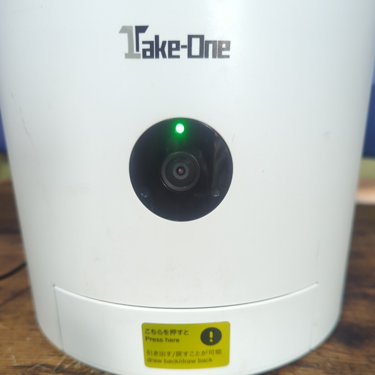 TakeOne テイクワン P1 ホワイト ペット自動給餌器 見守りカメラ付 スマホ遠隔 通電確認済み 動作未確認_画像2