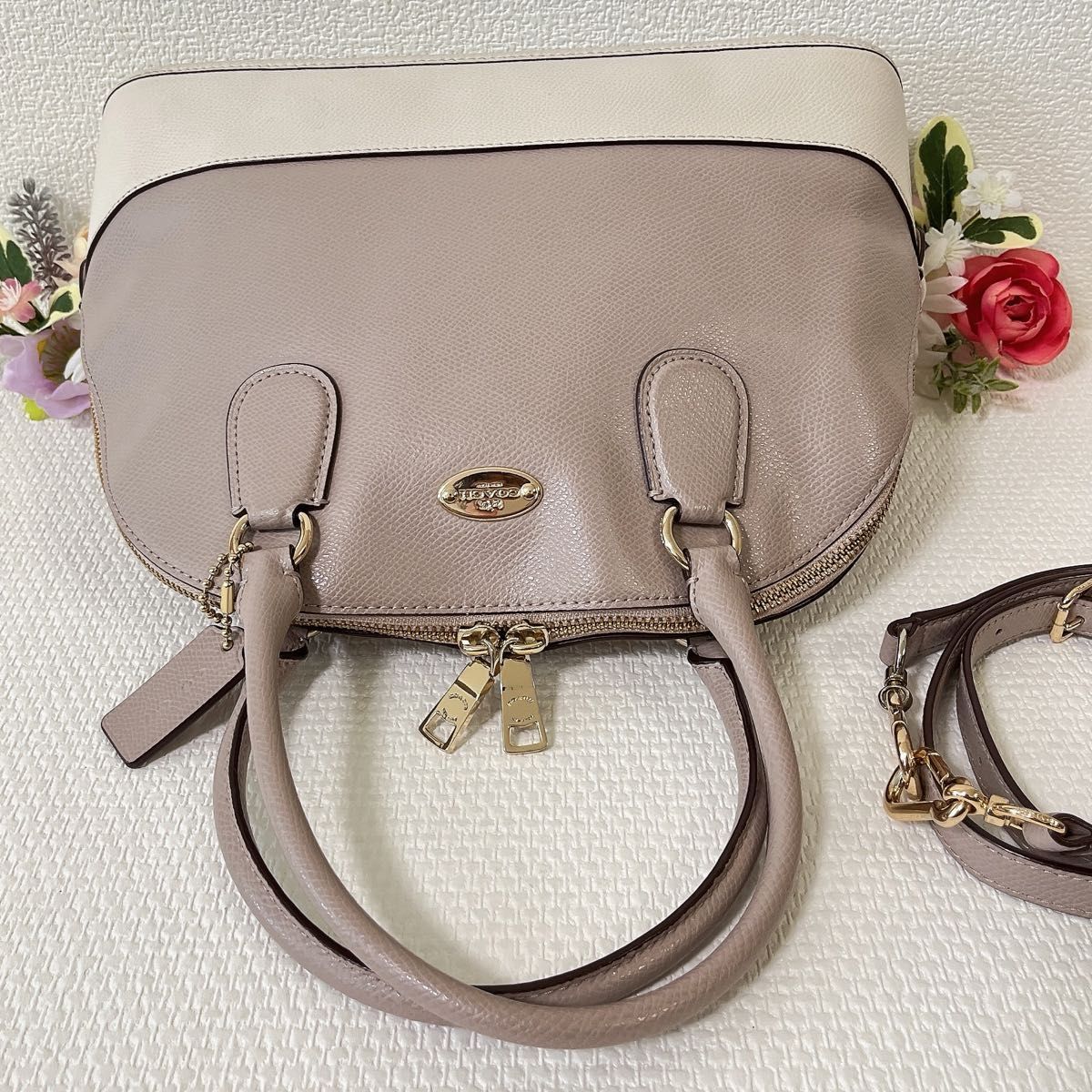 【タイムセール！極美品】COACH コーチ ショルダーバッグ 2WAY ハンドバッグ レザー チャーム付き