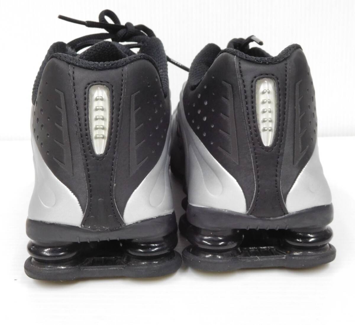 NIKE ナイキ Shox R4 スニーカー 104265-045 ブラック 中古 size:27.5cm囗T巛の画像6