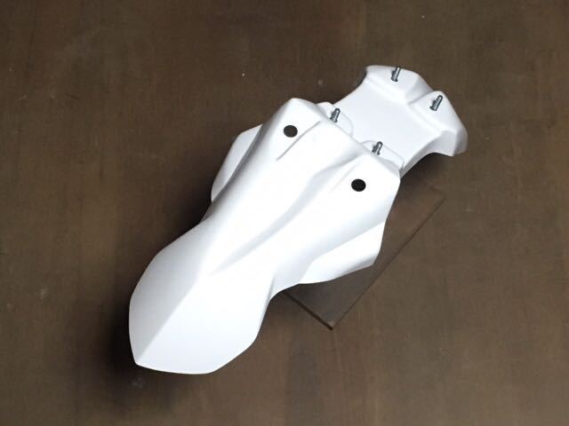 Drip Racing Products WR250X・R用 白樹脂 ショートフェンダーの画像5