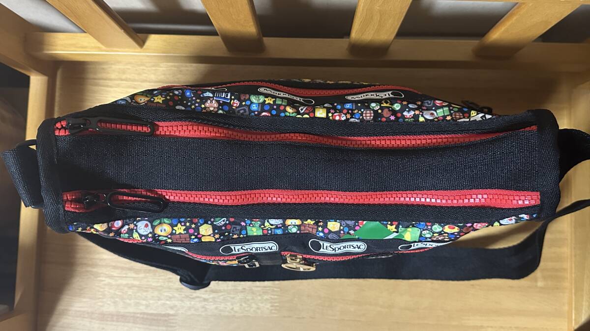 ★Nintendo × LeSportsac　任天堂とレスポートサックのコラボ　スーパーマリオの「パワーアップバースト」デラックスエブリデイバッグ★_画像6