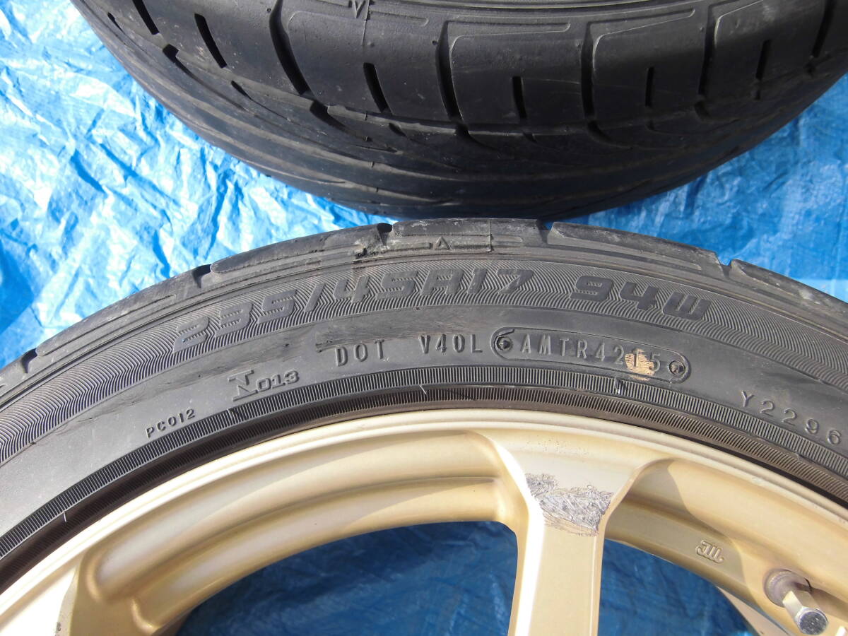 中古 ランエボ ヨコハマモデルT7ガリ傷あり235/45R17 ダンロップDIREZZA 夏タイヤホイール付き４本セット の画像9