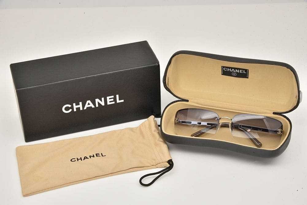  Chanel here Mark sunglasses gla-te-shon silver 4113