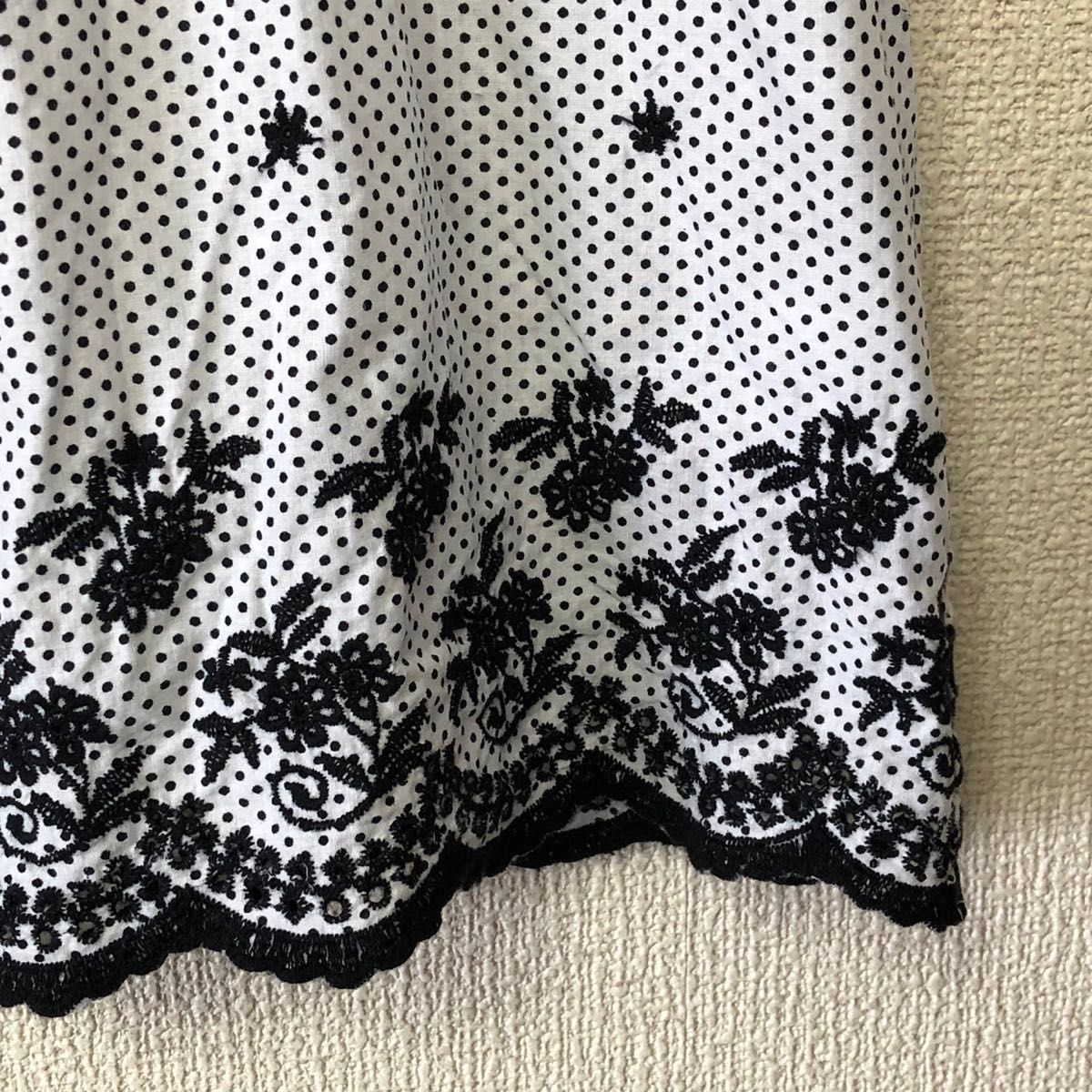 ドットと薔薇スカラップ刺繍　半袖プルオーバー　L11号　白×黒　美品