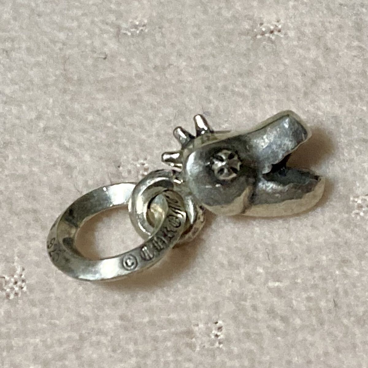 【美品】CHROME HEARTS クロムハーツ ディノヘッド チャーム ダイナソー silver925 / ベビー タイニー クロス シルバー _画像4