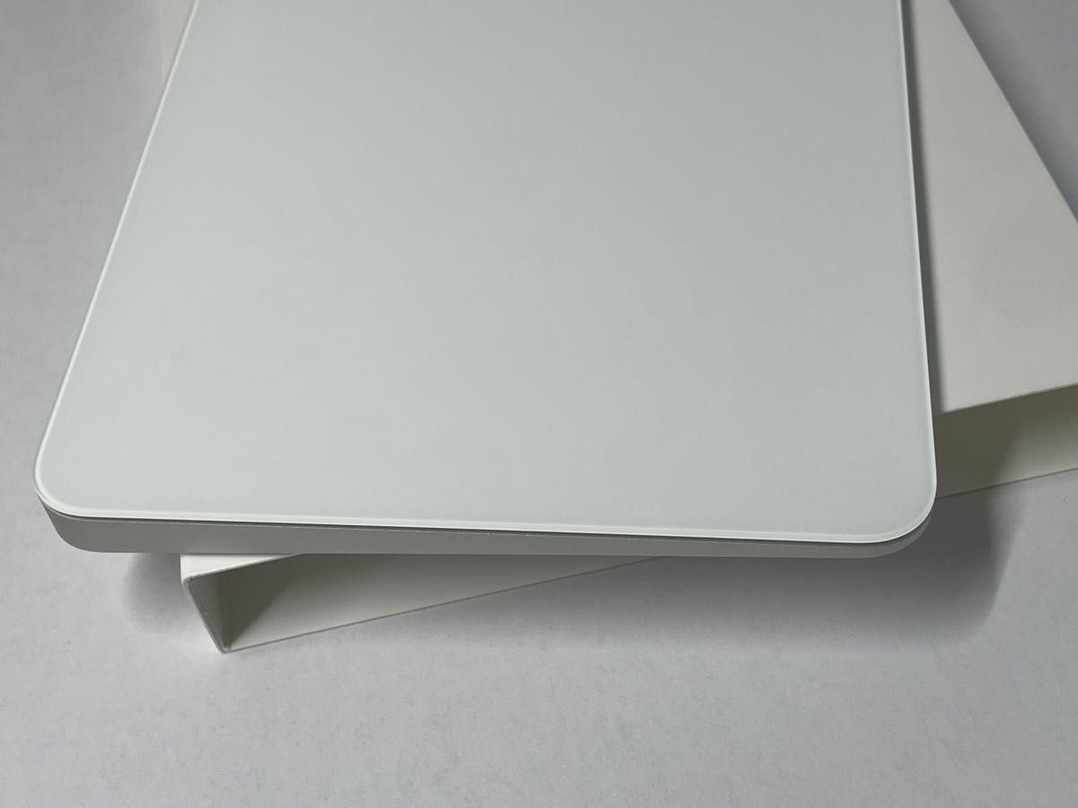 美品　APPLE Magic Trackpad 3 MK2D3ZA/A  ホワイト　第3世代
