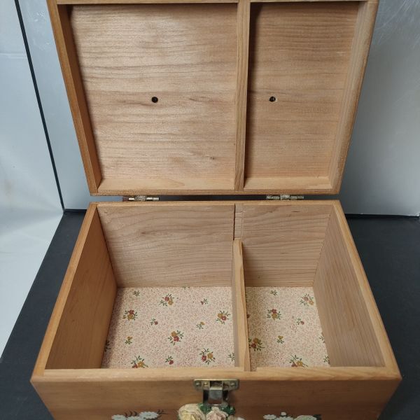 【美品】救急箱 メイクボックス 昭和 レトロ 木製 小物入れ プチ メモリー インテリア オブジェ 木箱 ファンシー ボックス ケース 薬箱の画像2