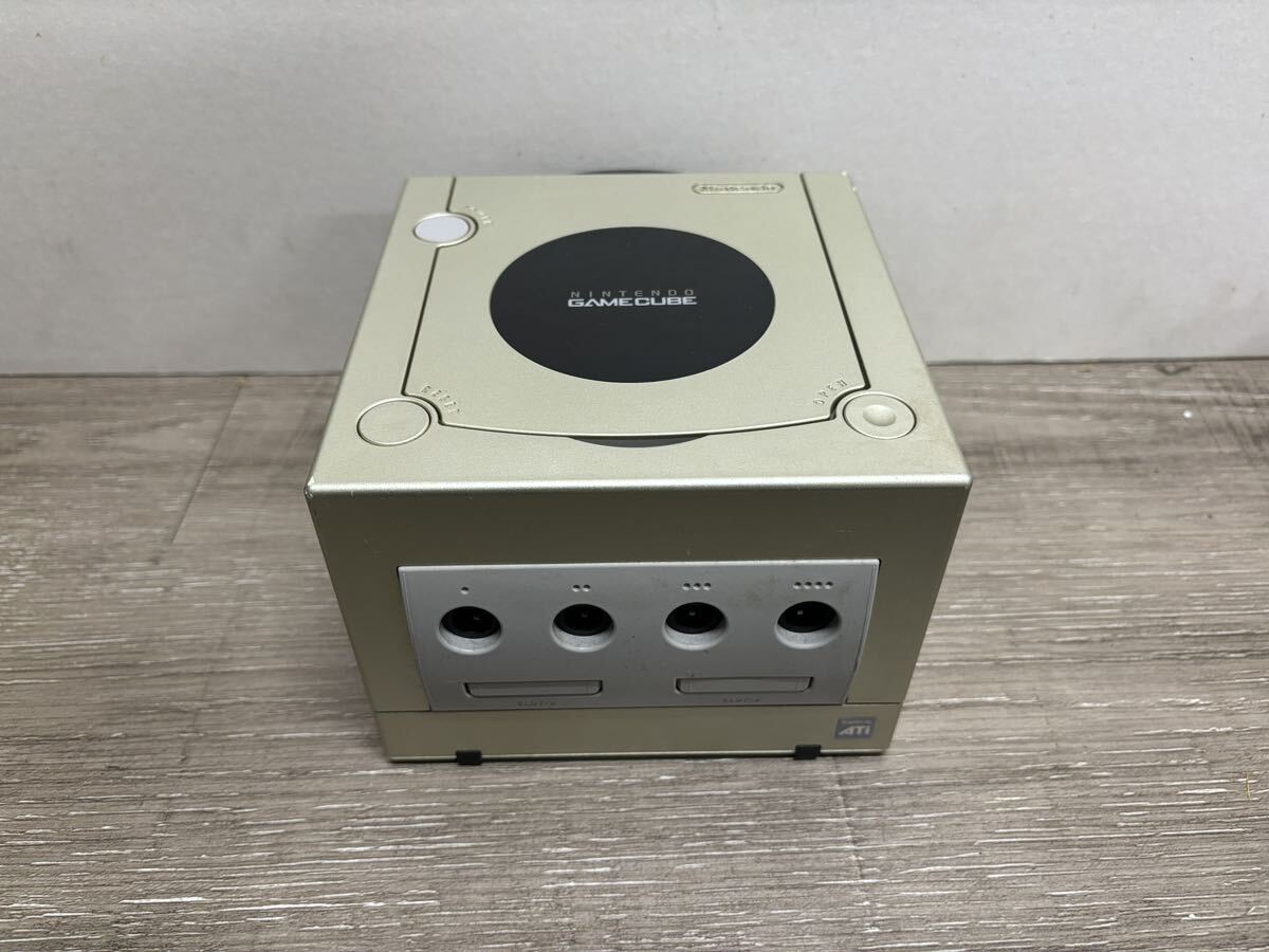 ☆ GC ☆ ゲームキューブ スターライトゴールド 動作品 本体 アダプター 付属 ソフト読み込みOK Nintendo GAMECUBE 任天堂 6883の画像2