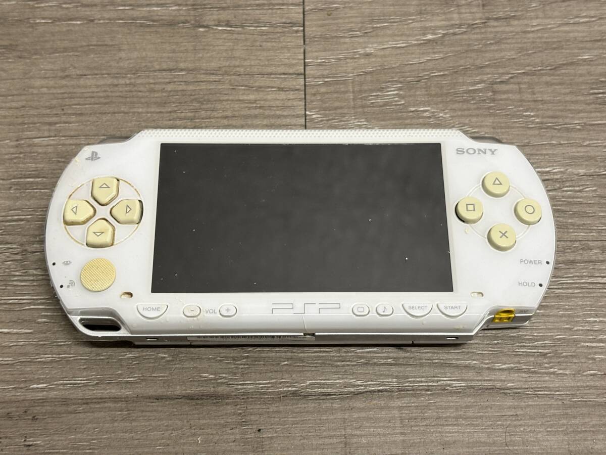 ☆ PSP ☆ プレイステーションポータブル PSP-1000 セラミックホワイト 動作品 本体 のみ PlaystationPortable バッテリー欠品 SONY 8361の画像3