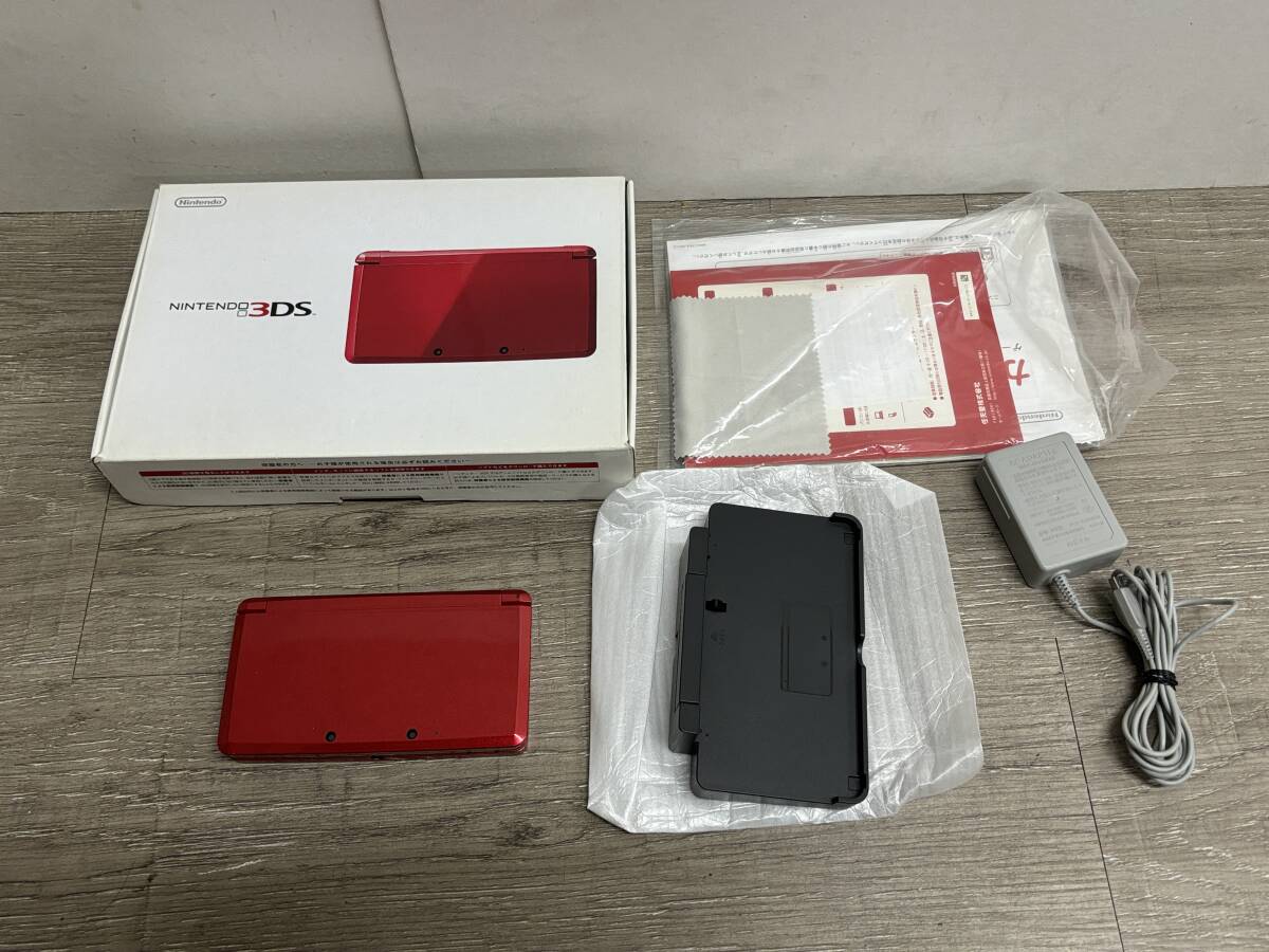 ☆ 3DS ☆　ニンテンドー3DS メタリックレッド 動作品 本体 タッチペン 充電台 アダプター 箱 説明書 付属 Nintendo 3DS 任天堂 0477_画像1