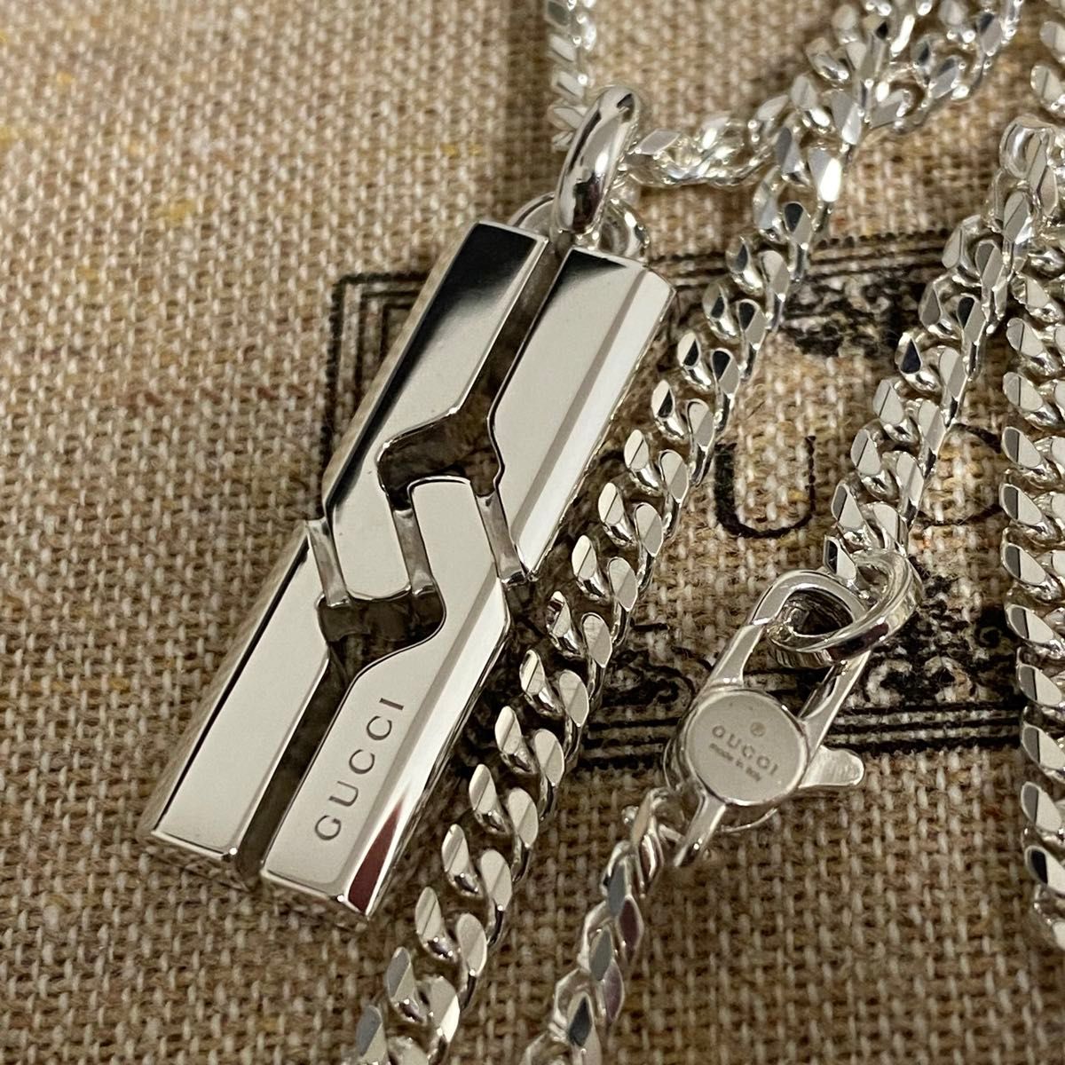 GUCCI 新品同様品 ノットインフィニティネックレス 喜平チェーン GUCCI 新品同様品 ノットインフィニティネックレス 喜平チェーン