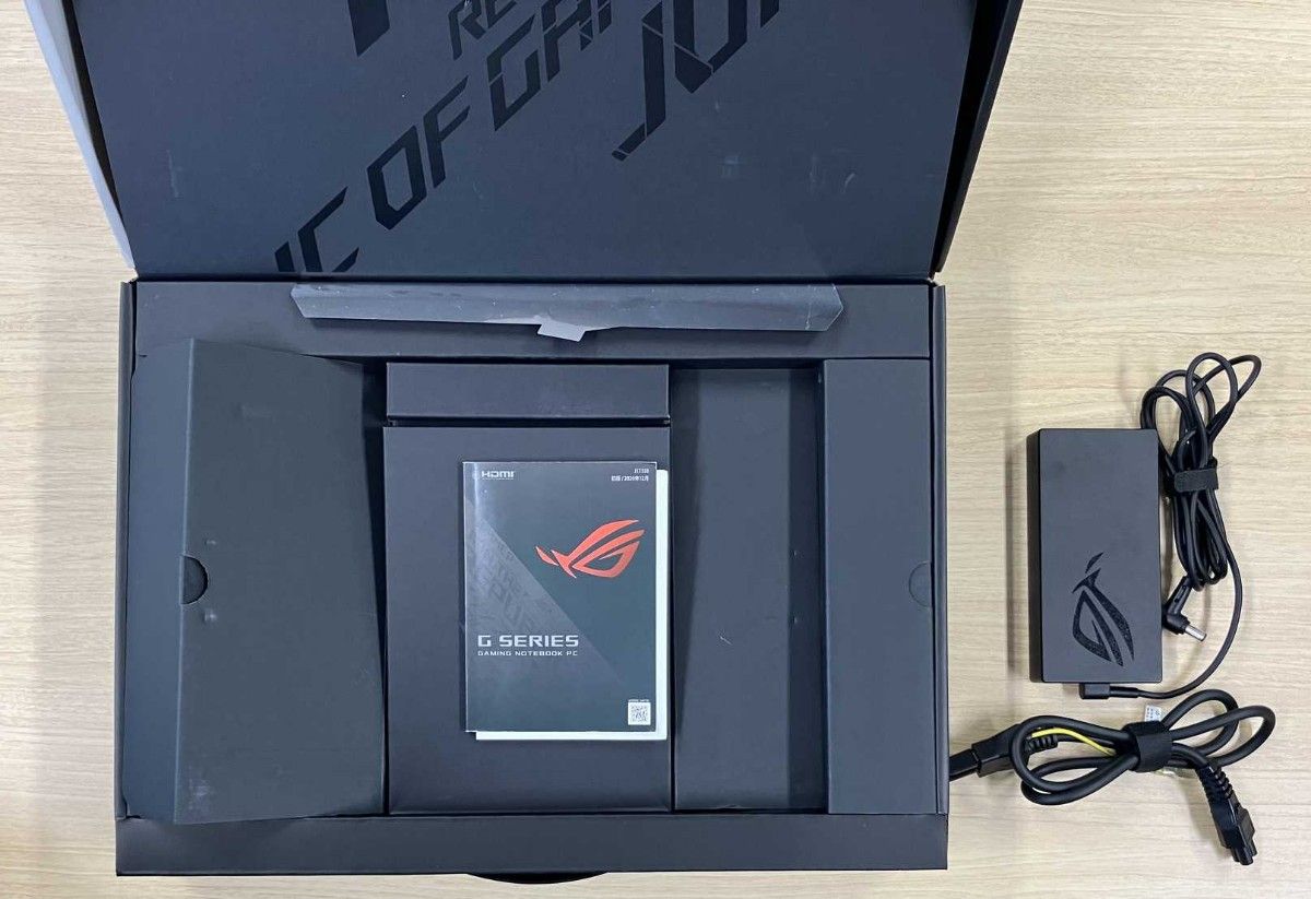 ASUS ROG Zephyrus G15 (2021) GA503QS-R9R3080W 使用頻度少なめ