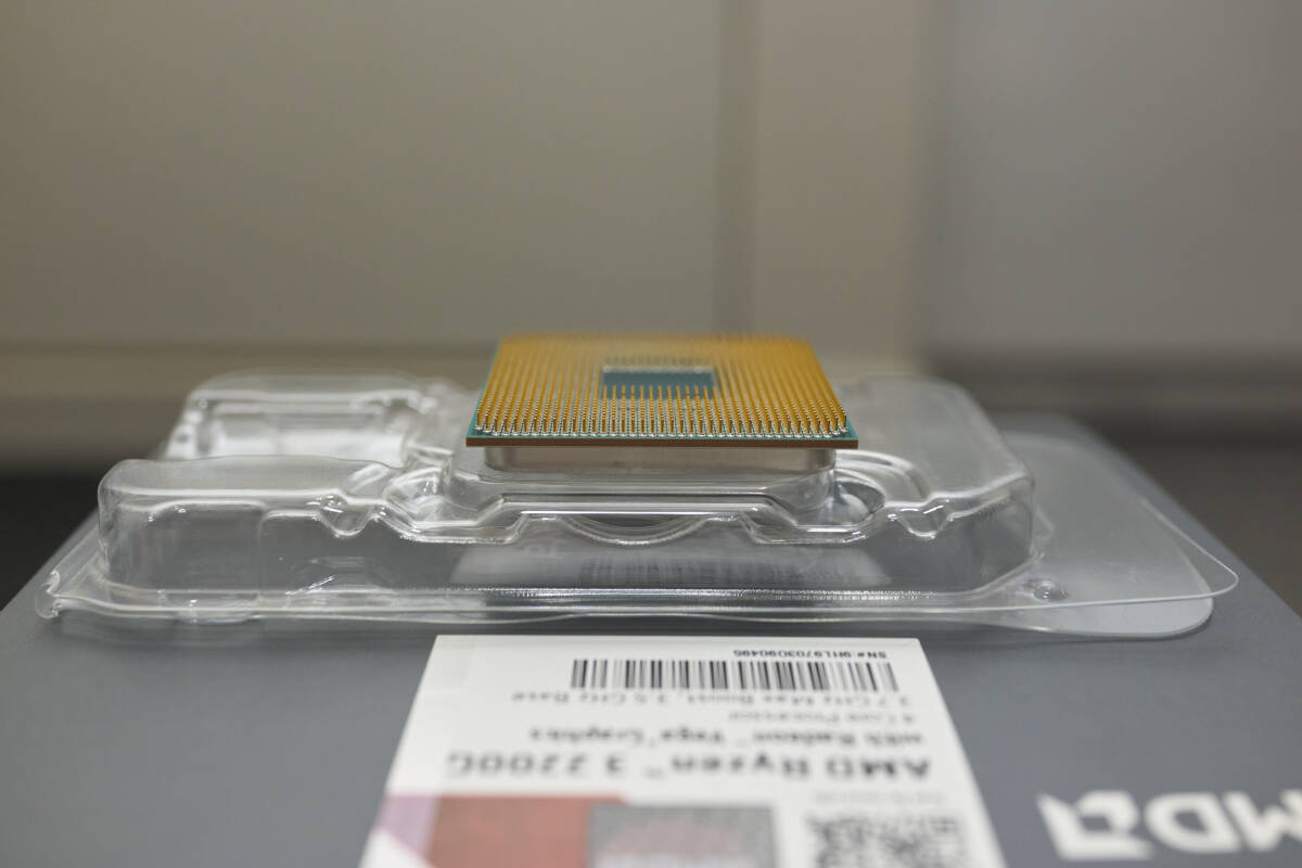 ★1円出品★ジャンク★AMD Ryzen 3 2200G with Radeon Vega Graphics (3.7GHz Max Boost, 3.5GHz 4Cores) CPU/APU SocketAM4の画像6