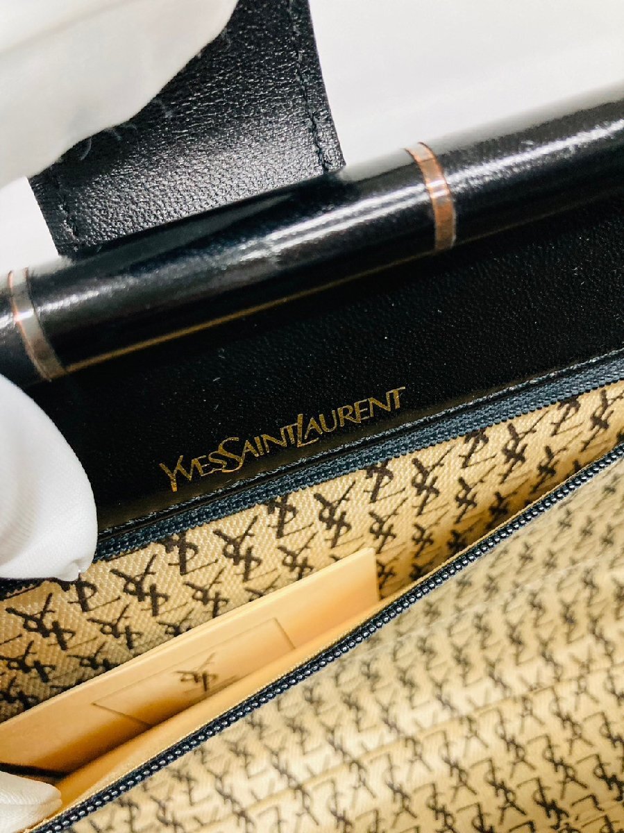 【希少品】◎Yves Saint Laurent イヴサンローラン　レザー クラッチバッグ ハンドバッグ ブラック ユニセックス◎