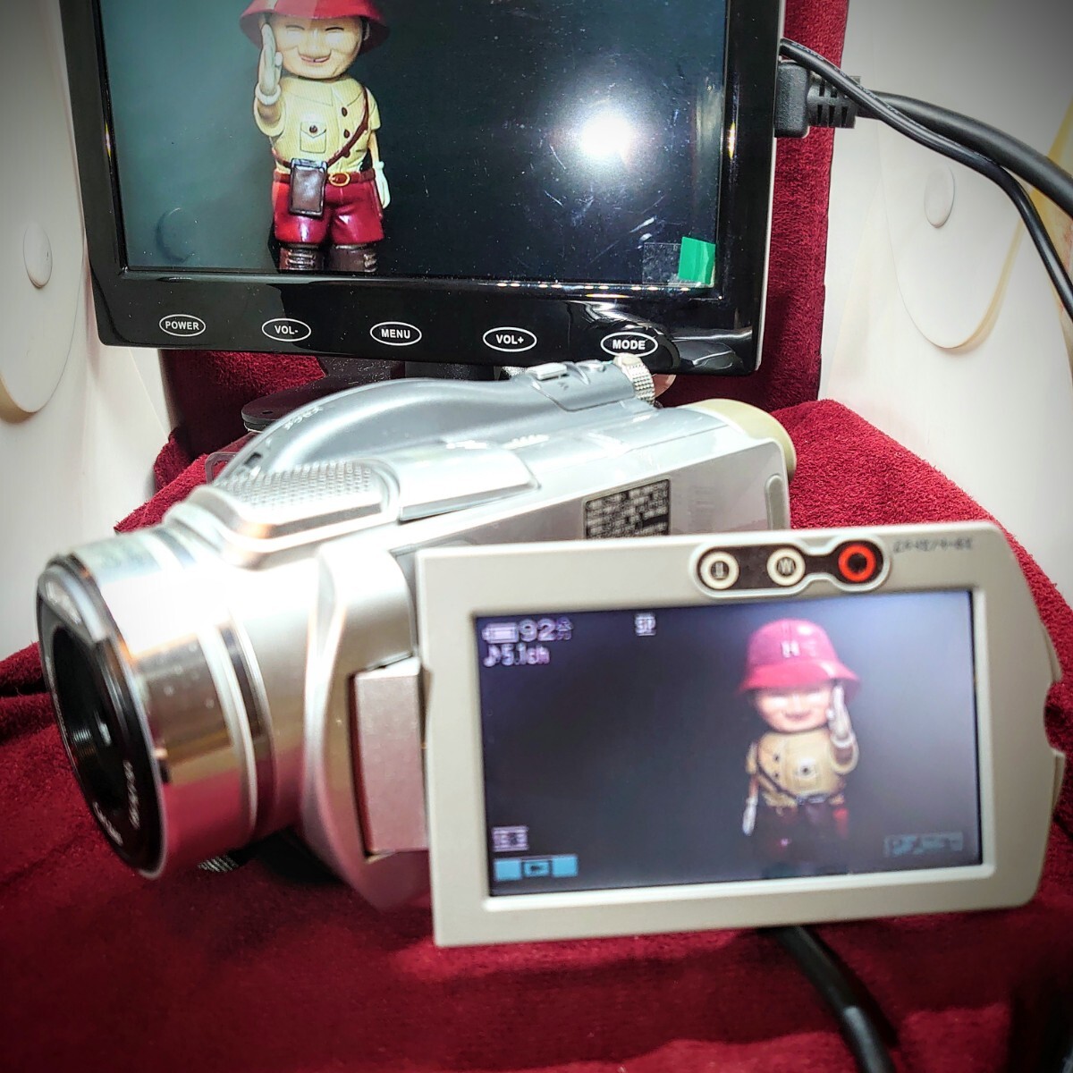 418【DVD録画再生/外部出力OK】SONY デジタルビデオカメラ DCR-DVD505 ソニー ハンディカム 本体/P型バッテリー 充電器 出力ケーブルセットの画像1