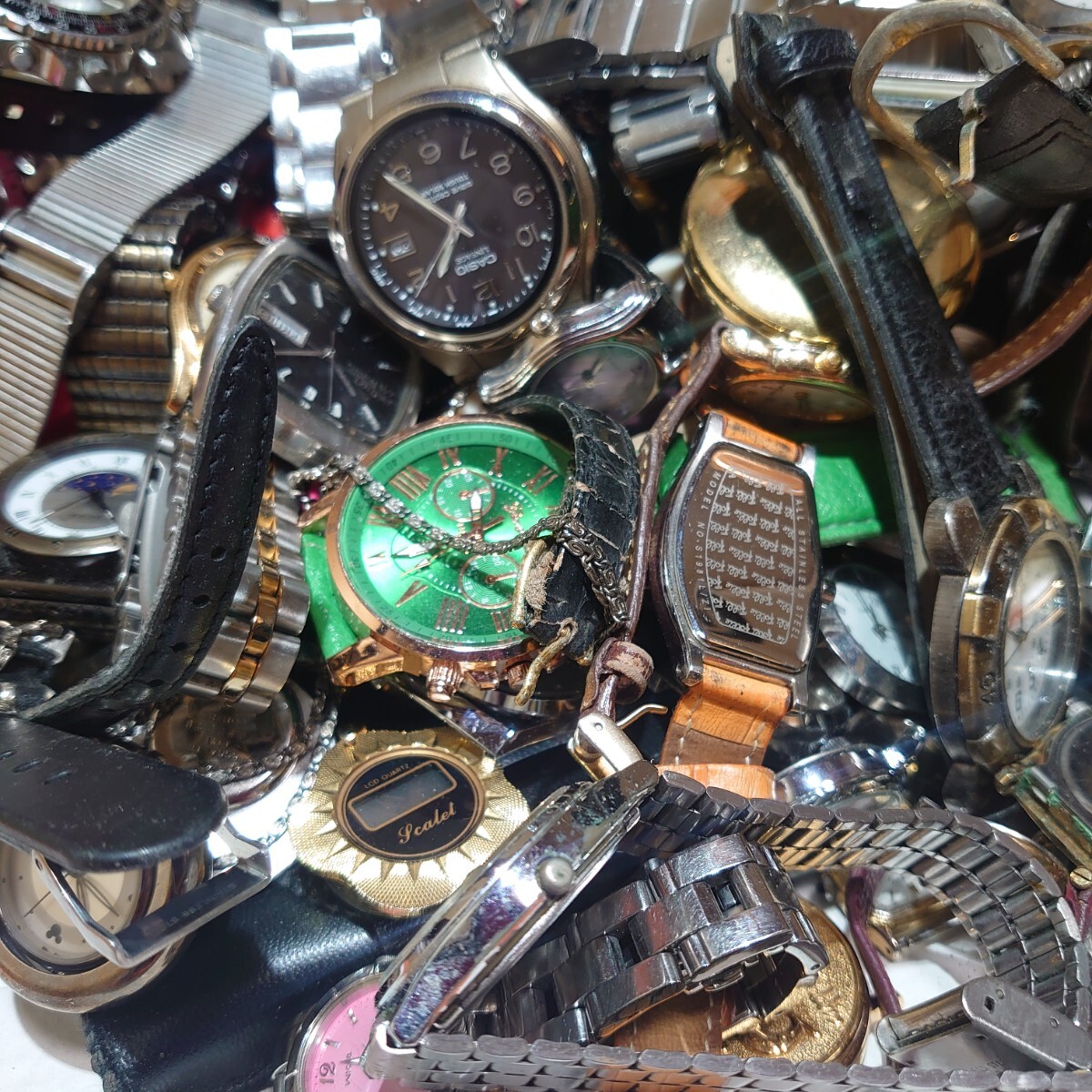 490【約230本以上 約10㎏】ジャンク腕時計 大量おまとめセット SEIKO CITIZEN CASIO等 アナログ ヴィンテージ ソーラー ブランドの画像9