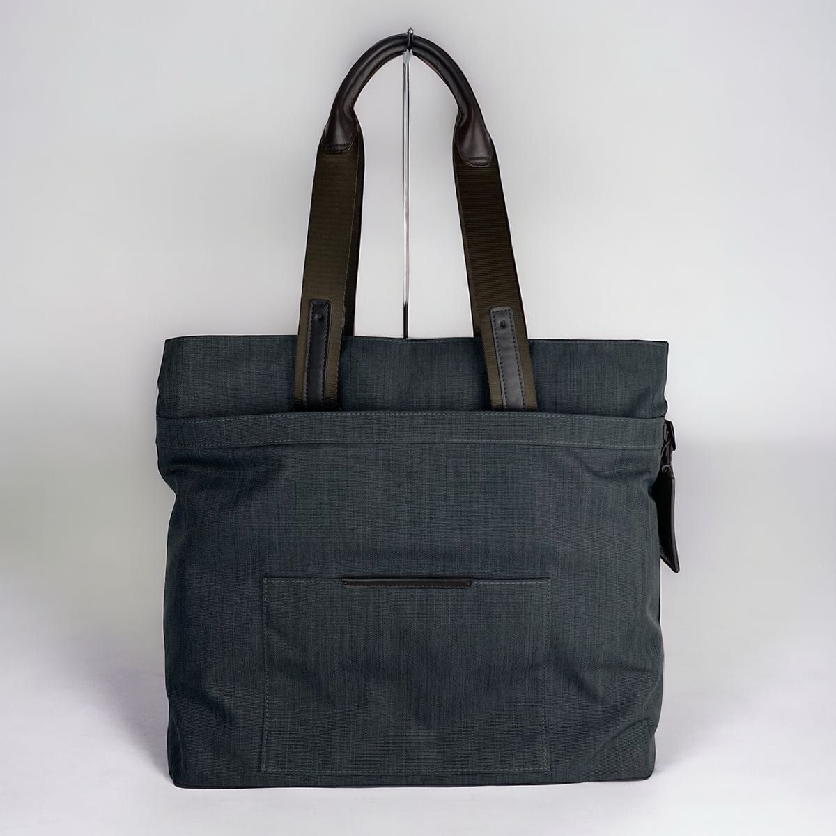 美品】TUMI / コンパニオン トートバッグ / グレー 手持ち長さ 美品】TUMI / コンパニオン トートバッグ / グレー 手持ち長さ