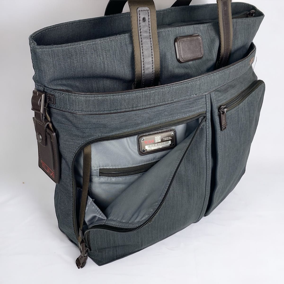 美品】TUMI / コンパニオン トートバッグ / グレー 手持ち長さ 美品】TUMI / コンパニオン トートバッグ / グレー 手持ち長さ