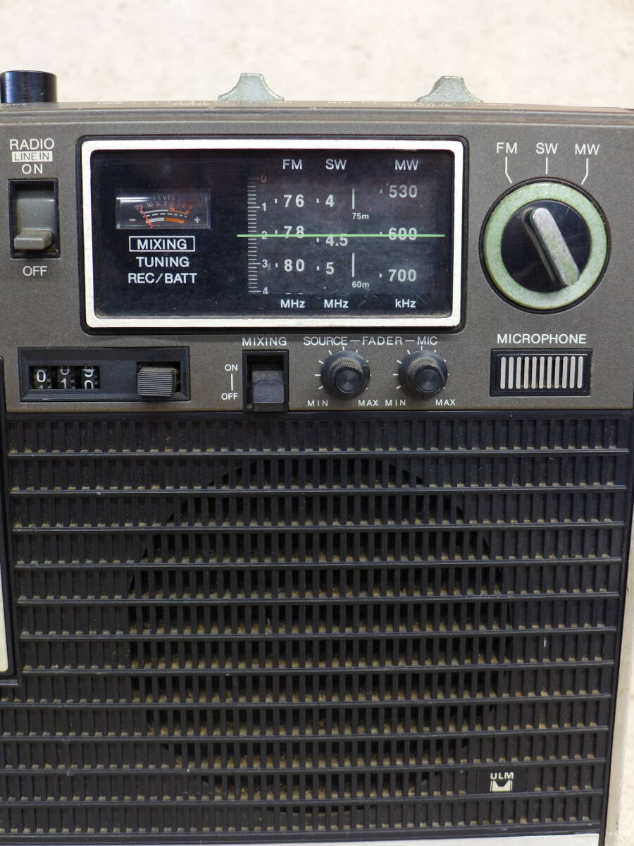 dd1212● 【ジャンク】FMのみOK SONY/ソニー ラジカセ CF-1700 オーディオ機器 FM 中波 短波 3バンドラジオ アンティーク レトロ/80_画像4
