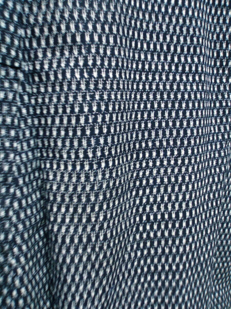 M47026【生地取り用 リメイク用 着用用 古布 綿 絣 山陰絣 藍】男 単衣 着物 美品_画像6