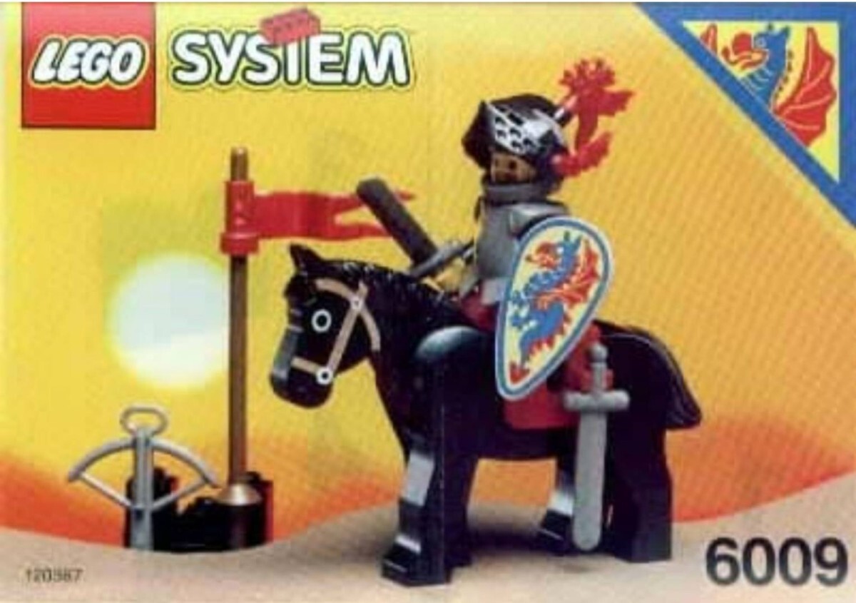 LEGO★正規品 6009 ブラックナイトの騎士 ミニフィグ 同梱可能 レゴ お城シリーズ キャッスル キングダム 兵士 甲冑 盾 甲冑 羽飾りの画像1