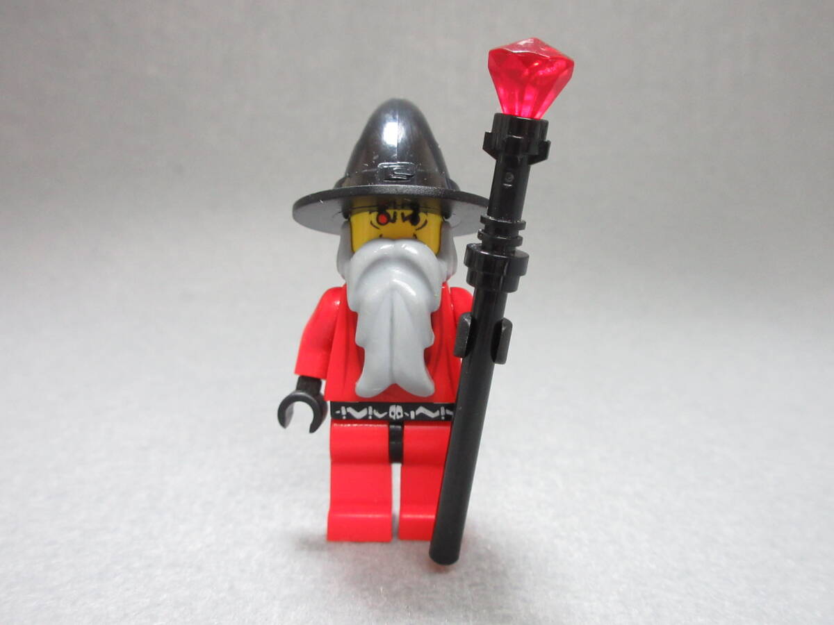 LEGO★136 正規品 魔法使い ウィザード ミニフィグ 同梱可能 レゴ お城シリーズ キャッスル キングダム 兵士 ナイト 騎士 甲冑 ドラゴンの画像1