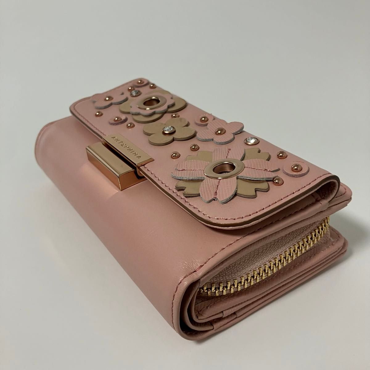アンテプリマ ANTEPRIMA 花柄 ピンク 二つ折財布 未使用 人気 新品 ピンク アンテプリマ